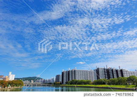 《Hiroshima City》 October blue sky and Motomachi high-rise apartment 《Hiroshima City》 October blue sky and Motomachi high-rise apartment 74078962