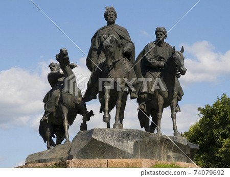 Zhovti Vody: Monument to heroes of Ukrainian liberation war 74079692