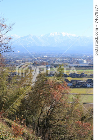 Overlooking Tateyama (Toyama City, Toyama Prefecture) Overlooking Tateyama (Toyama City, Toyama Prefecture) 74079877