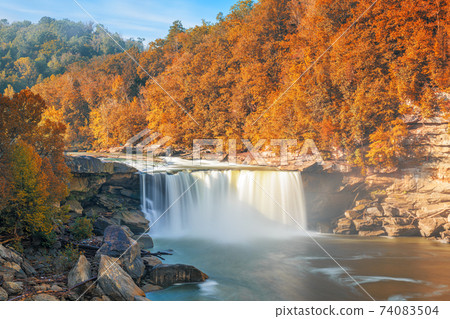 umberland Falls State Resort Park, Kentucky, USA umberland Falls State Resort Park, Kentucky, USA 74083504