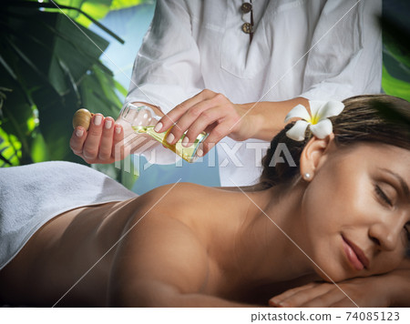 oil massage 74085123