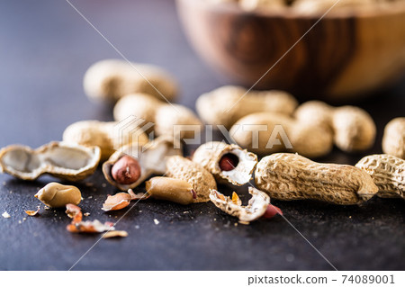 Dried peanuts. Tasty groundnuts. 74089001