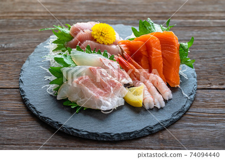 Assorted sashimi 74094440
