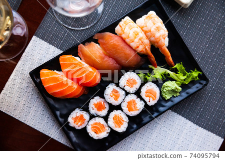 Sushi platter with norimaki and nigiri Sushi platter with norimaki and nigiri 74095794