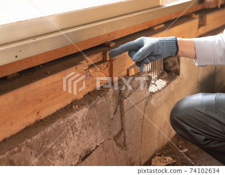Architectural remodeling material 40-year-old house tilted foundation (rise) example 74102634
