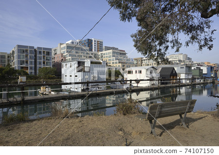East San Francisco Waterfront Redevelopment: Mission Bay and Mission Creek Houseboats East San Francisco Waterfront Redevelopment: Mission Bay and Mission Creek Houseboats 74107150