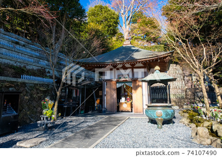 Hasedera Jizodo, Kamakura City, Kanagawa Prefecture 74107490