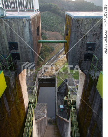 From above the dam embankment 74108289