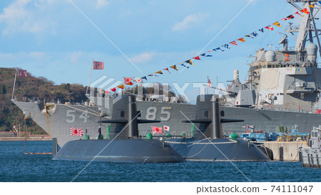 皇帝誕辰紀念日的橫須賀美國海軍基地和潛艇 74111047