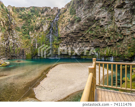 小川瀑布展望台眺望小川瀑布的景色 小川瀑布展望台眺望小川瀑布的景色 74111476