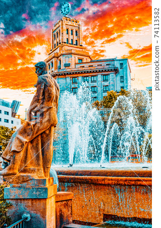 Placa de Catalynia(Square of Catalunia) ,Barcelona.Spain. Placa de Catalynia(Square of Catalunia) ,Barcelona.Spain. 74113582