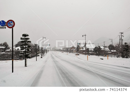 Cold wave invasion Hagi Castle Town in the snow Kawashima 74114374