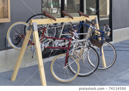 Fashionable shop cycle stand Stock Photo 74114500 PIXTA