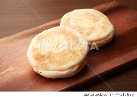 English Muffin 74115650