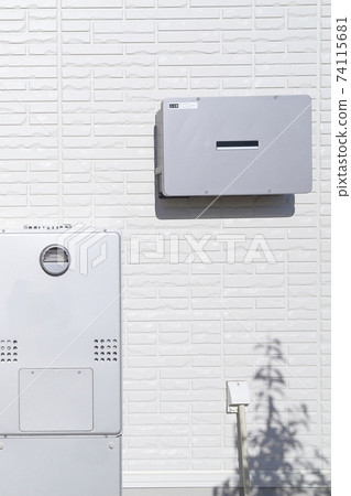 用於房屋中太陽能發電的功率調節器設備(PCS,熱水器) 用於房屋中太陽能發電的功率調節器設備(PCS,熱水器) 74115681