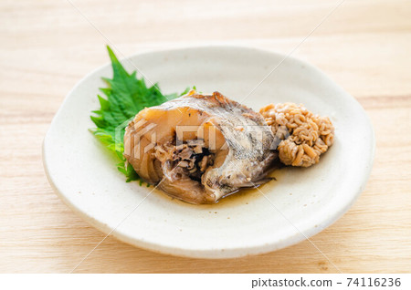 水煮的魚阿拉斯加鱈魚和泥 水煮的魚阿拉斯加鱈魚和泥 74116236