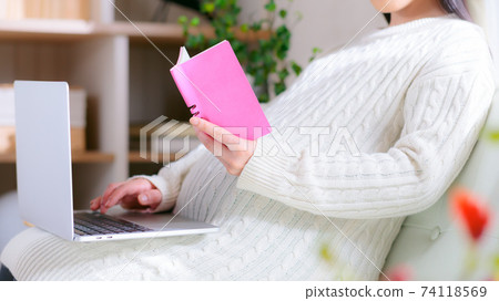 PC notebook pregnant woman 16: 9 PC notebook pregnant woman 16: 9 74118569