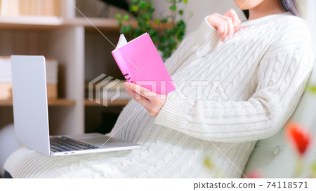PC筆記本,孕婦,思考方式16:9 PC筆記本,孕婦,思考方式16:9 74118571