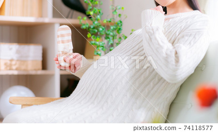 布餐巾孕婦問題思考16：9 74118577