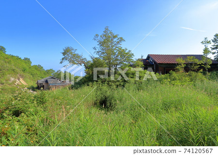 Scenery of the mountain trail of Mt. Bandai (Nakanoyu trace) Scenery of the mountain trail of Mt. Bandai (Nakanoyu trace) 74120567