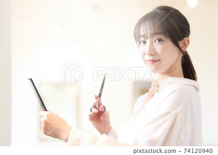 髮型師肖像 74120940