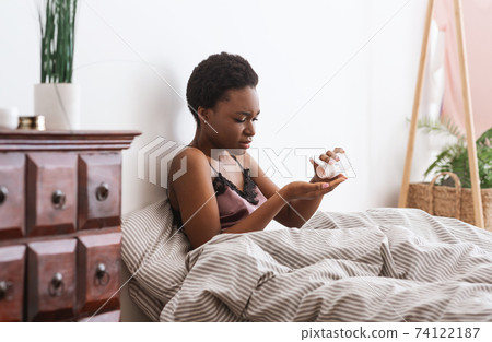 Health problems, suffer from pain, treat illness and cure insomnia 74122187