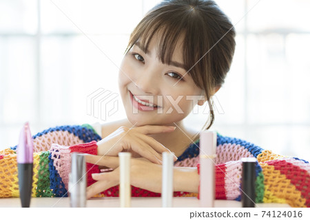 Female makeup beauty Female makeup beauty 74124016
