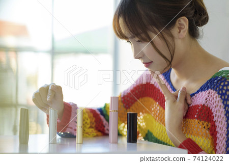 Female makeup beauty Female makeup beauty 74124022