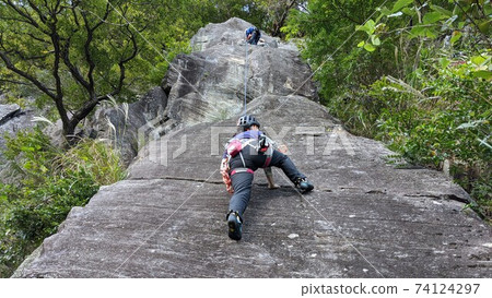 跟隨多節距攀爬 74124297