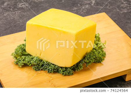Yellow tilsiter cheese dairy product 74124564