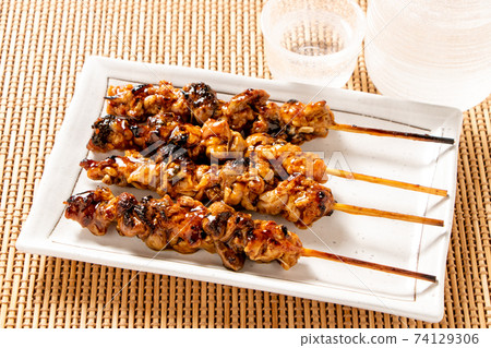 鰻魚肝串。緣故快餐的圖像。. 74129306
