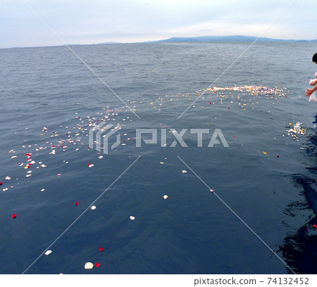 Ocean scatter landscape, new Japanese funeral style Ocean scatter landscape, new Japanese funeral style 74132452