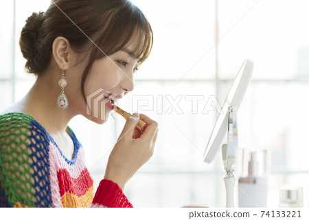 Female makeup beauty 74133221