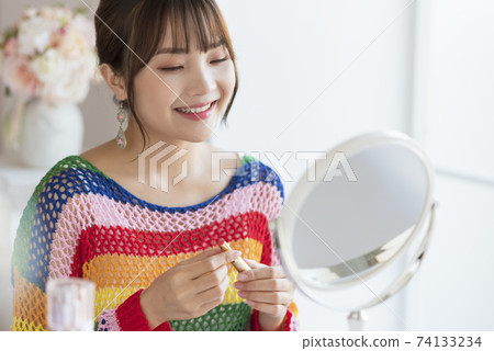 Female makeup beauty 74133234