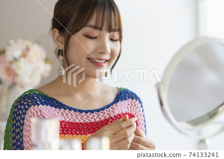 Female makeup beauty 74133241