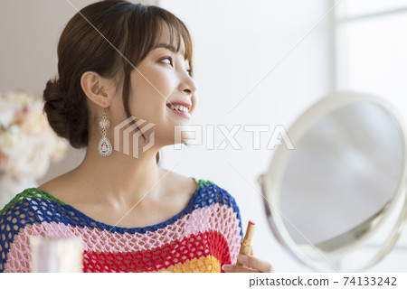 Female makeup beauty Female makeup beauty 74133242