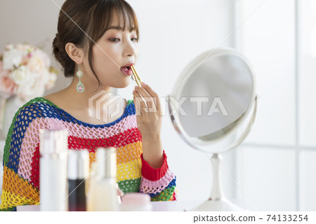 Female makeup beauty Female makeup beauty 74133254