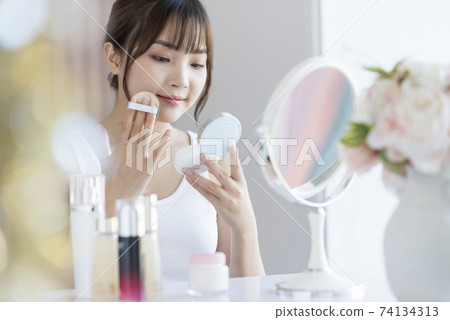 Female beauty image 74134313