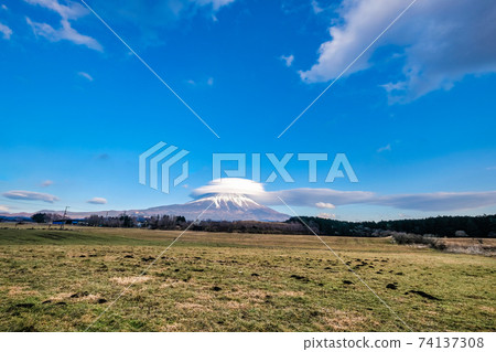 富士山的影子 富士山的影子 74137308