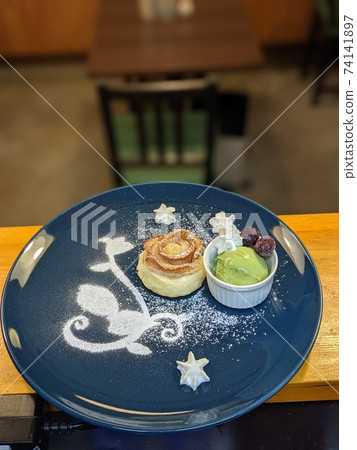 玫瑰形蘋果派 玫瑰形蘋果派 74141897