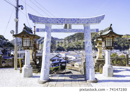 佐賀縣有田町的觀光景點東山神社供奉著有田瓷器的神像 佐賀縣有田町的觀光景點東山神社供奉著有田瓷器的神像 74147280