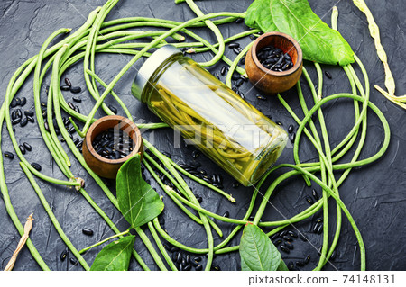 Vigna or asparagus beans Vigna or asparagus beans 74148131