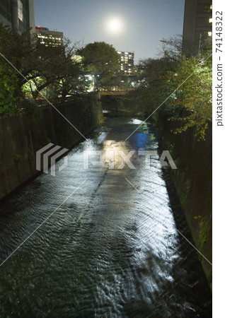 Residential river and full moon: Tokyo Residential river and full moon: Tokyo 74148322