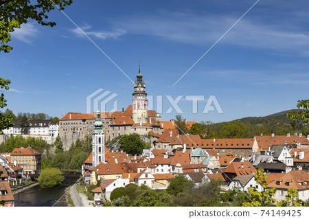 View of the town and castle of Czech Krumlov, Southern Bohemia, Czech Republic View of the town and castle of Czech Krumlov, Southern Bohemia, Czech Republic 74149425