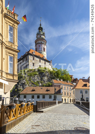 View of the town and castle of Czech Krumlov, Southern Bohemia, Czech Republic View of the town and castle of Czech Krumlov, Southern Bohemia, Czech Republic 74149426