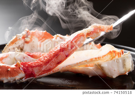 Boiled king crab Boiled king crab 74150518