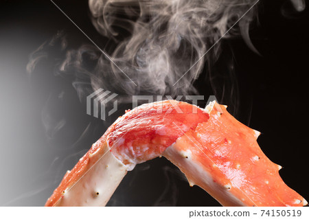 Boiled king crab Boiled king crab 74150519