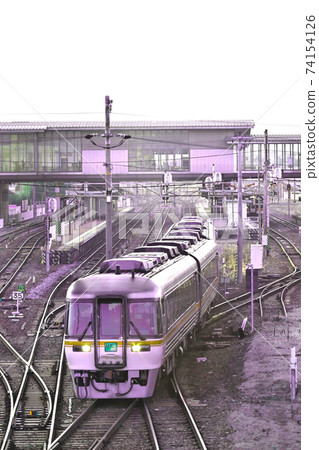 美濃加茂市美濃大田站和火車 74154126