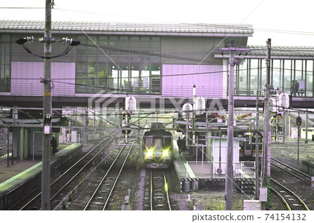 美濃加茂市美濃大田站和火車 74154132