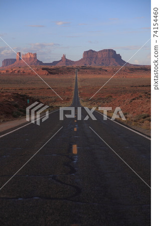 A straight road in Monument Valley, USA 74154460